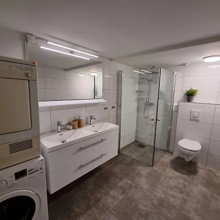 Guest house In House - Spacious Private Room, Queen Bed, Close To Center