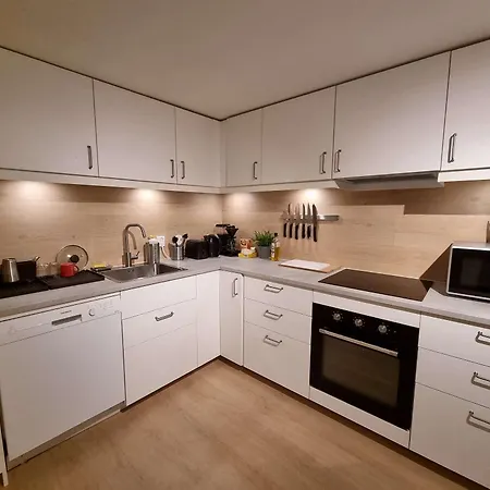 In House - Spacious Private Room, Queen Bed, Close To Center * Stavanger