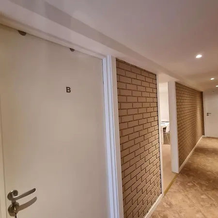 In House - Spacious Private Room, Queen Bed, Close To Center Gasthof *